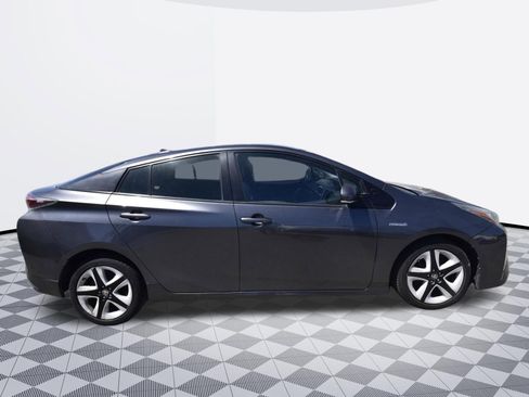 Used 2016 Toyota Prius Touring FWD image 3
