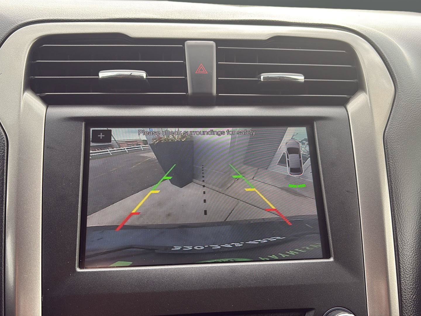 Used 2017 Ford Fusion SE w/ Fusion SE Technology Package FWD image 12