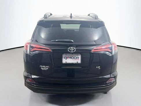 Certified 2018 Toyota RAV4 LE FWD image 6