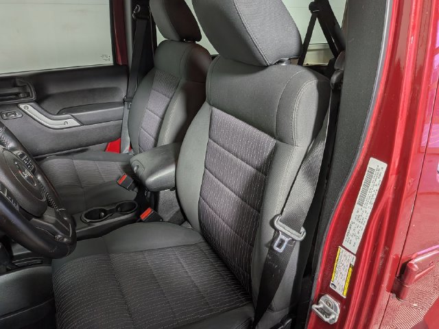 Used 2011 Jeep Wrangler Unlimited Sahara AWD/4WD image 13