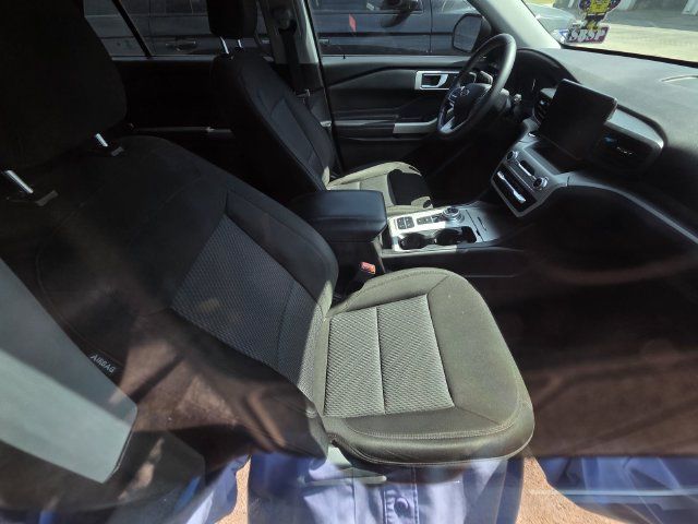 Used 2024 Ford Explorer XLT RWD image 9