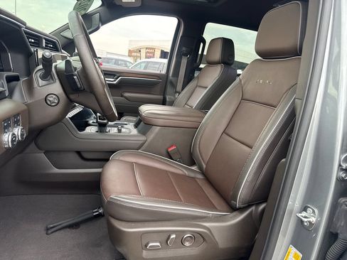 Used 2025 GMC Sierra 1500 Denali w/ Denali Reserve Package AWD/4WD image 16