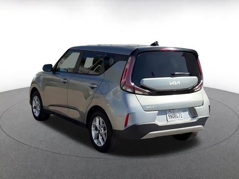 Used 2025 Kia Soul LX w/ LX Technology Package image 11