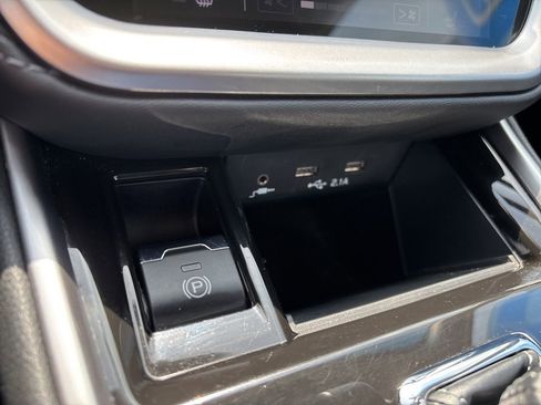 Used 2022 Subaru Outback Limited image 28