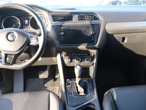 Used 2020 Volkswagen Tiguan SE FWD image 8