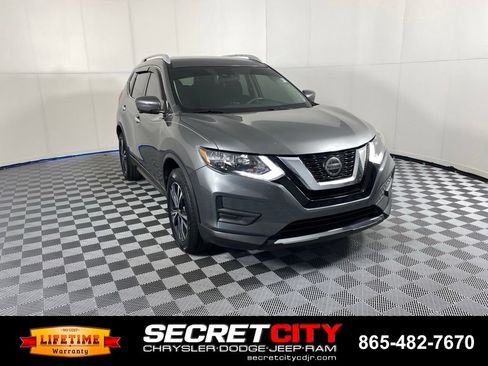 Used 2020 Nissan Rogue SV w/ Premium Package AWD/4WD image 1
