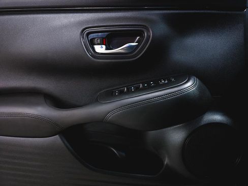 Certified 2023 Honda HR-V LX image 16