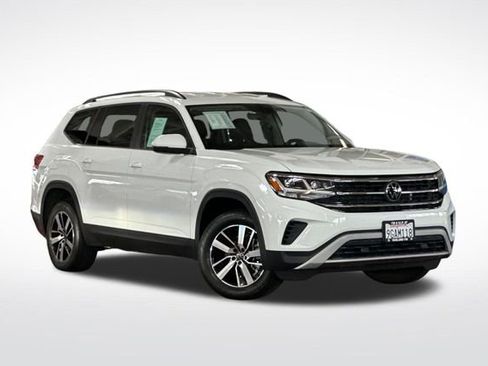 Certified 2023 Volkswagen Atlas SE AWD/4WD image 2