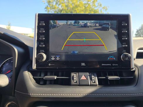 Used 2022 Toyota RAV4 XLE Premium image 28