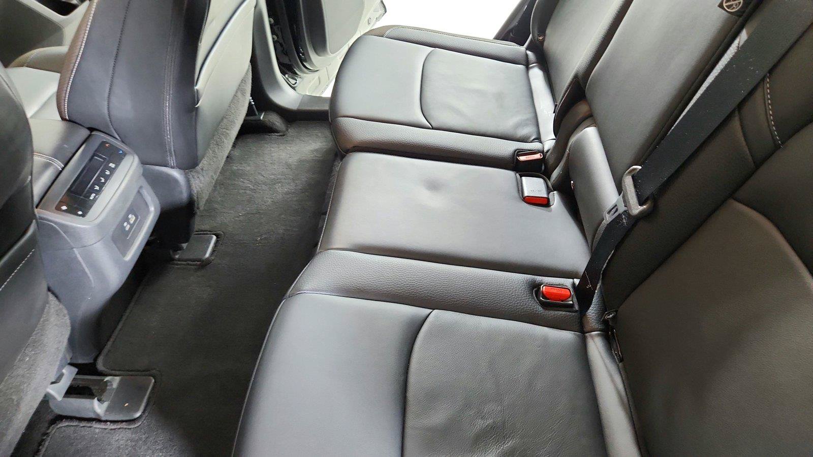 Used 2025 Nissan Pathfinder SL FWD image 22
