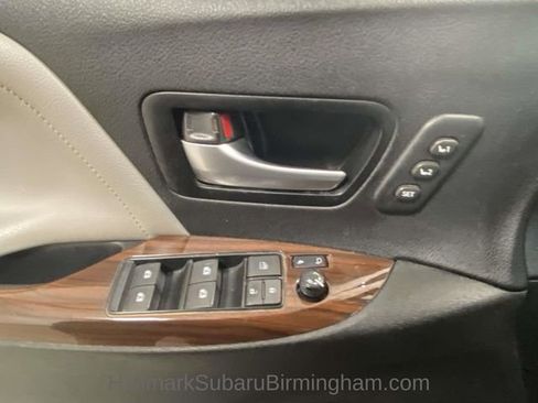 Used 2015 Toyota Sienna L image 15