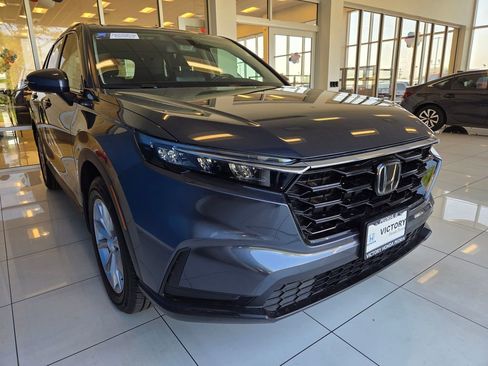 Certified 2025 Honda CR-V EX image 3