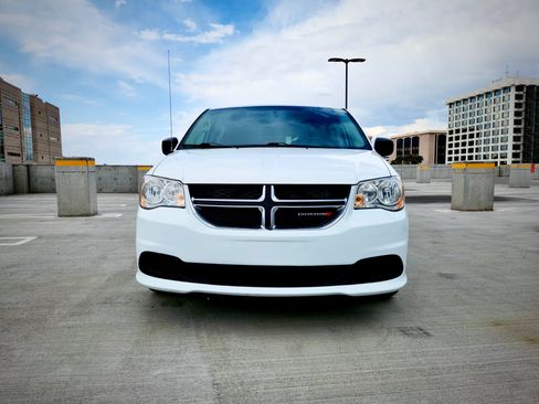 Used 2015 Dodge Grand Caravan SE w/ Quick Order Package 29E SE image 8