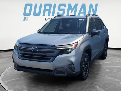 Used 2025 Subaru Forester Limited image 2