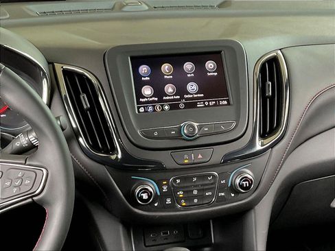 Used 2023 Chevrolet Equinox RS FWD image 9