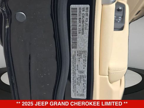 New 2025 Jeep Grand Cherokee Limited w/ Luxury Tech Group II AWD/4WD image 38