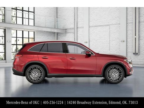 New 2026 Mercedes-Benz GLC 300 4MATIC image 2