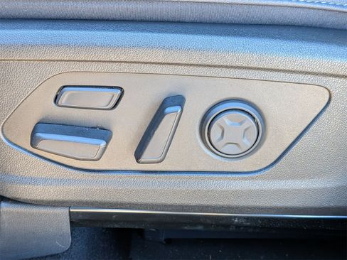 Used 2023 Kia Sorento SX Prestige image 16