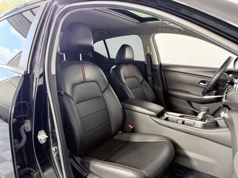 Used 2024 Nissan Sentra SR w/ SR Premium Package image 12