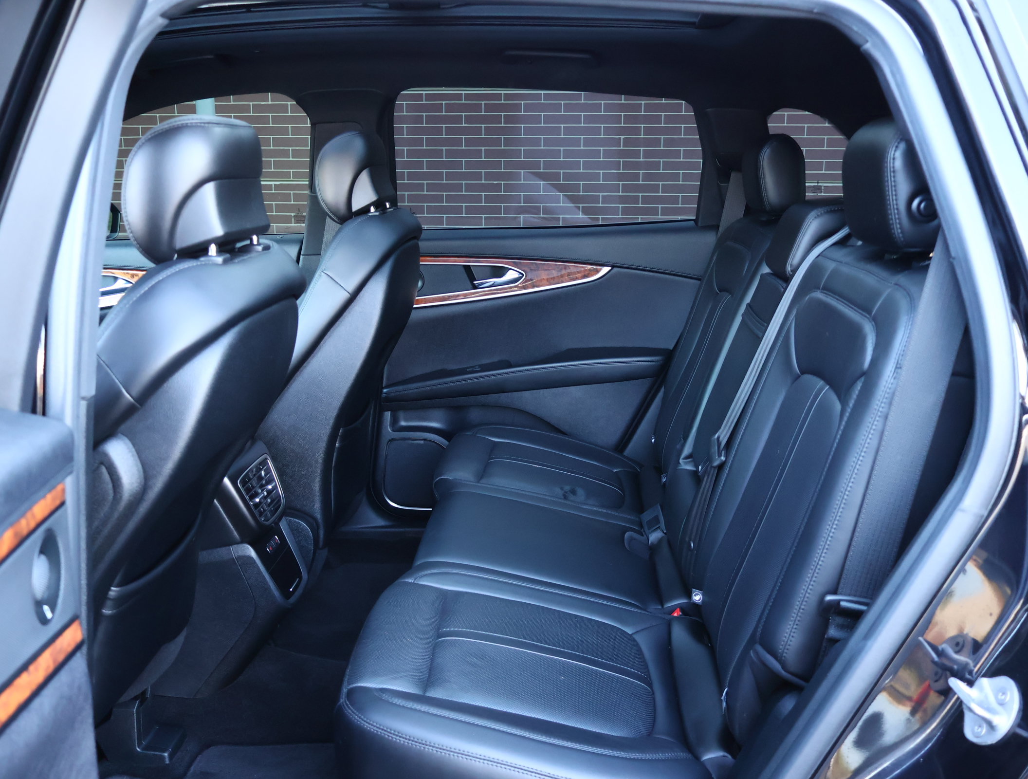 Used 2020 Lincoln Nautilus Reserve w/ Equipment Group 201A FWD image 24