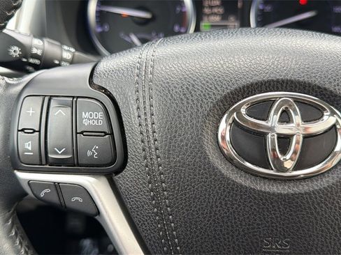 Used 2018 Toyota Highlander Limited Platinum image 33