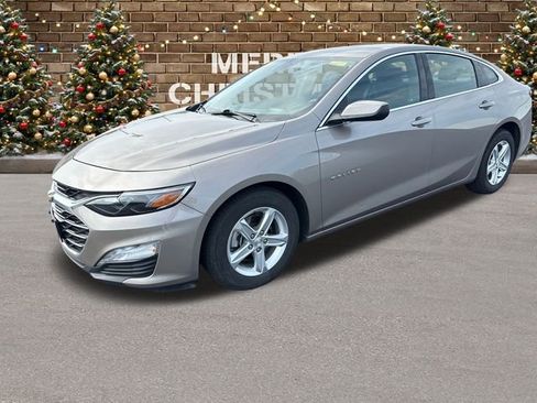 Used 2024 Chevrolet Malibu LT image 1