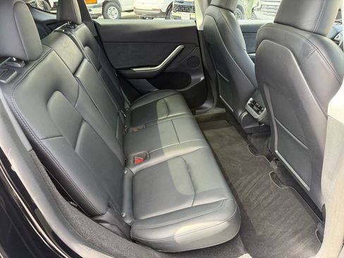 Used 2023 Tesla Model Y Long Range AWD/4WD image 17