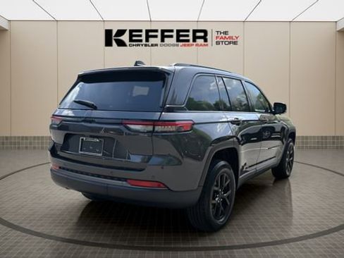 New 2026 Jeep Grand Cherokee Altitude RWD image 1