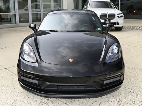 Used 2018 Porsche 718 Cayman GTS image 2