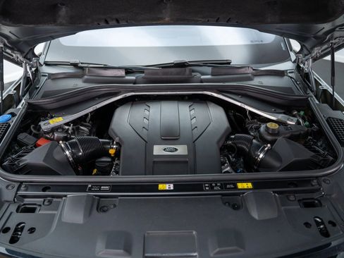 Used 2023 Land Rover Range Rover Long Wheelbase SE image 16