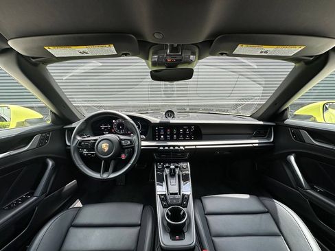 Certified 2025 Porsche 911 Carrera RWD image 6