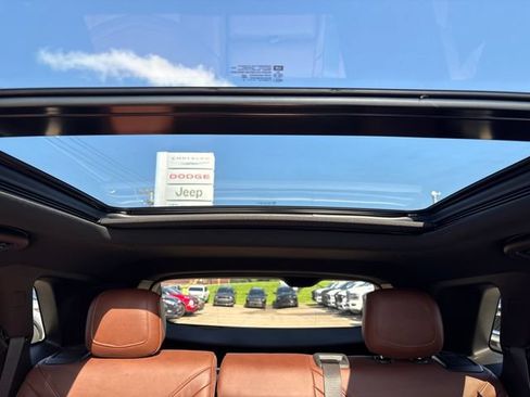 Used 2022 Cadillac XT5 Premium Luxury w/ LPO, Floor Liner Package AWD/4WD image 15