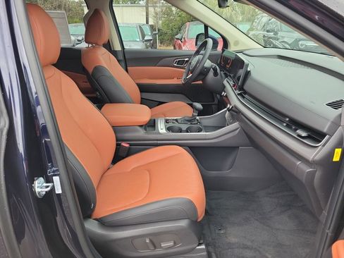 New 2026 Kia Carnival EX FWD image 7