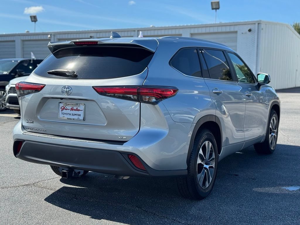 Used 2023 Toyota Highlander XLE FWD image 13