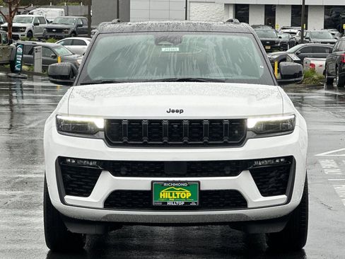 New 2026 Jeep Grand Cherokee Summit image 9