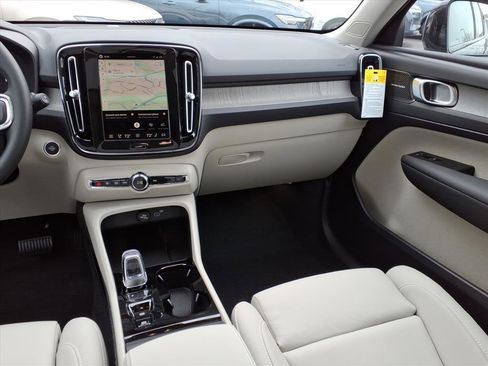 New 2026 Volvo XC40 B5 Ultra w/ Protection Package Premier AWD/4WD image 13