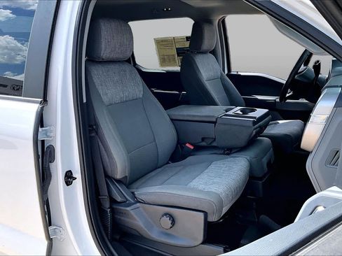 Used 2023 Ford F150 XLT w/ Trailer Tow Package AWD/4WD image 9