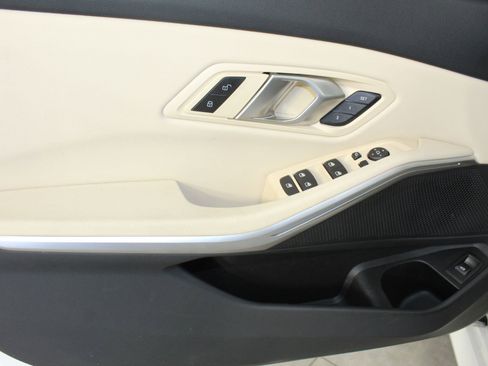 Used 2025 BMW 330i xDrive Sedan image 11