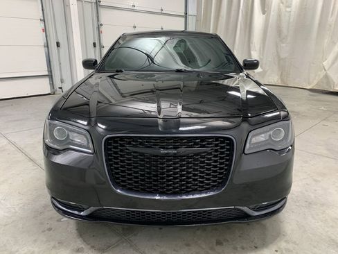 Used 2018 Chrysler 300 S image 30