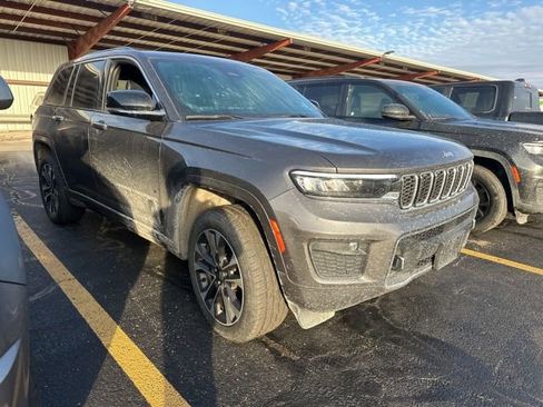 Used 2023 Jeep Grand Cherokee Overland image 7