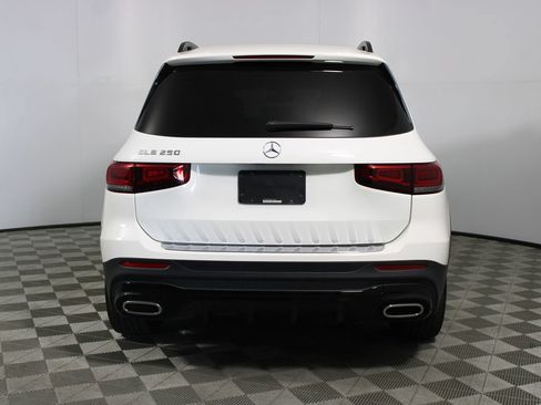 Used 2021 Mercedes-Benz GLB 250 image 32