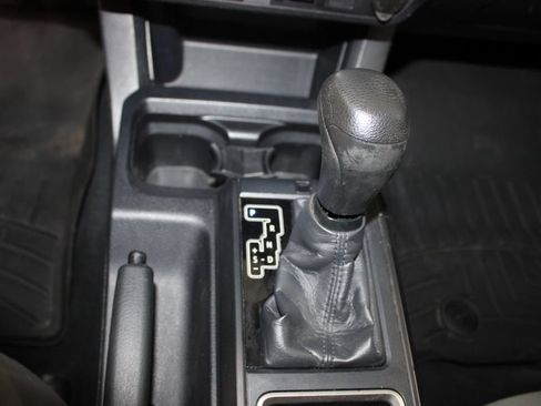 Used 2020 Toyota Tacoma SR w/ SR Convenience Package RWD image 42