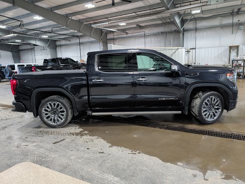 Used 2023 GMC Sierra 1500 Denali Ultimate image 2