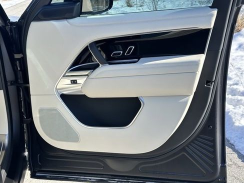 Used 2026 Land Rover Range Rover SE image 20