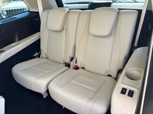 Used 2025 Mercedes-Benz GLS 450 4MATIC image 23