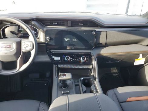 Used 2025 GMC Sierra 1500 AT4 w/ AT4 Premium Package AWD/4WD image 14