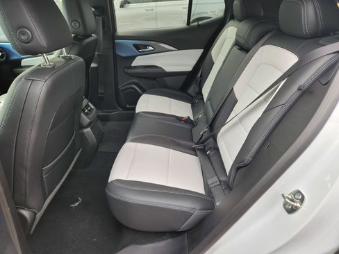 Used 2025 Chevrolet Equinox EV LT image 13