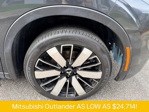 Used 2025 Mitsubishi Outlander SE FWD image 33