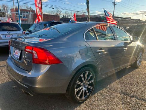 Used 2017 Volvo S60 T5 Inscription w/ Convenience Package image 10