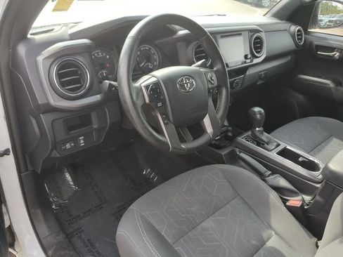 Used 2016 Toyota Tacoma TRD Sport w/ Towing Package RWD image 10